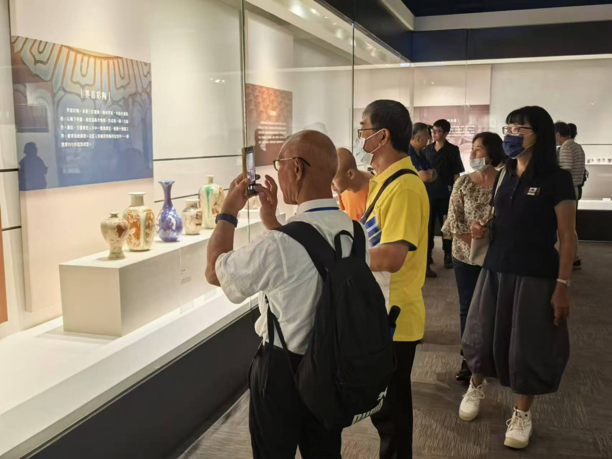 圖5:展覽甫開幕便吸引許多觀眾前來觀展