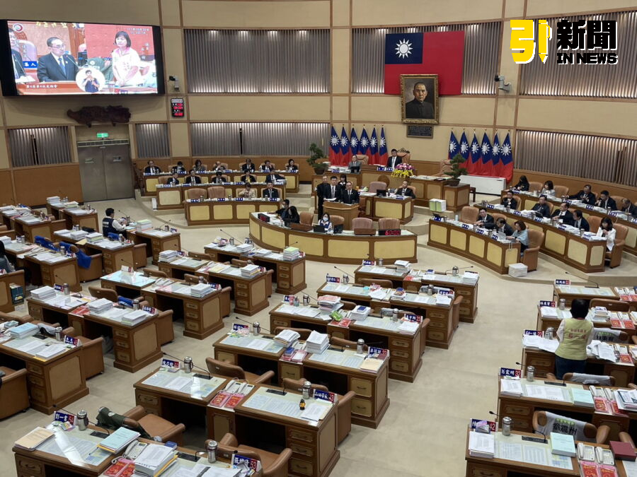 圖/民進黨新北市議員石一佑今(30)日質詢新北市長侯友宜「校園安全」的議題。(記者陳志仁攝,2024.10.30)