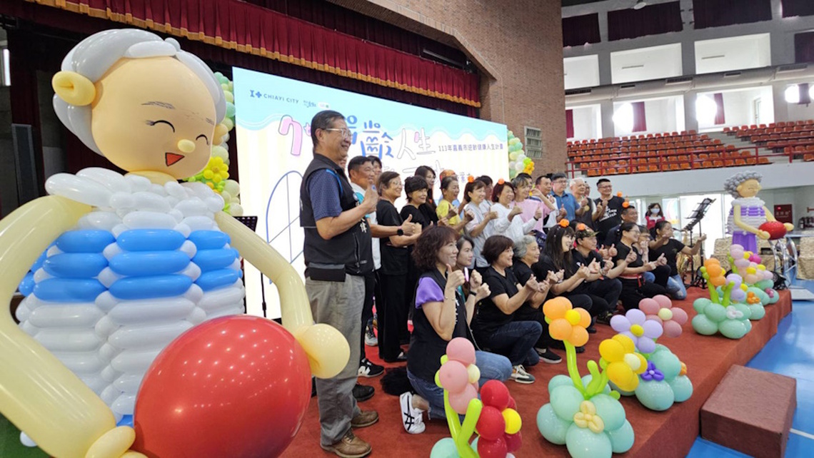 嘉義市第七屆長者逆齡班結業 展現逆齡10歲超能力 市長黃敏惠:越活越年輕