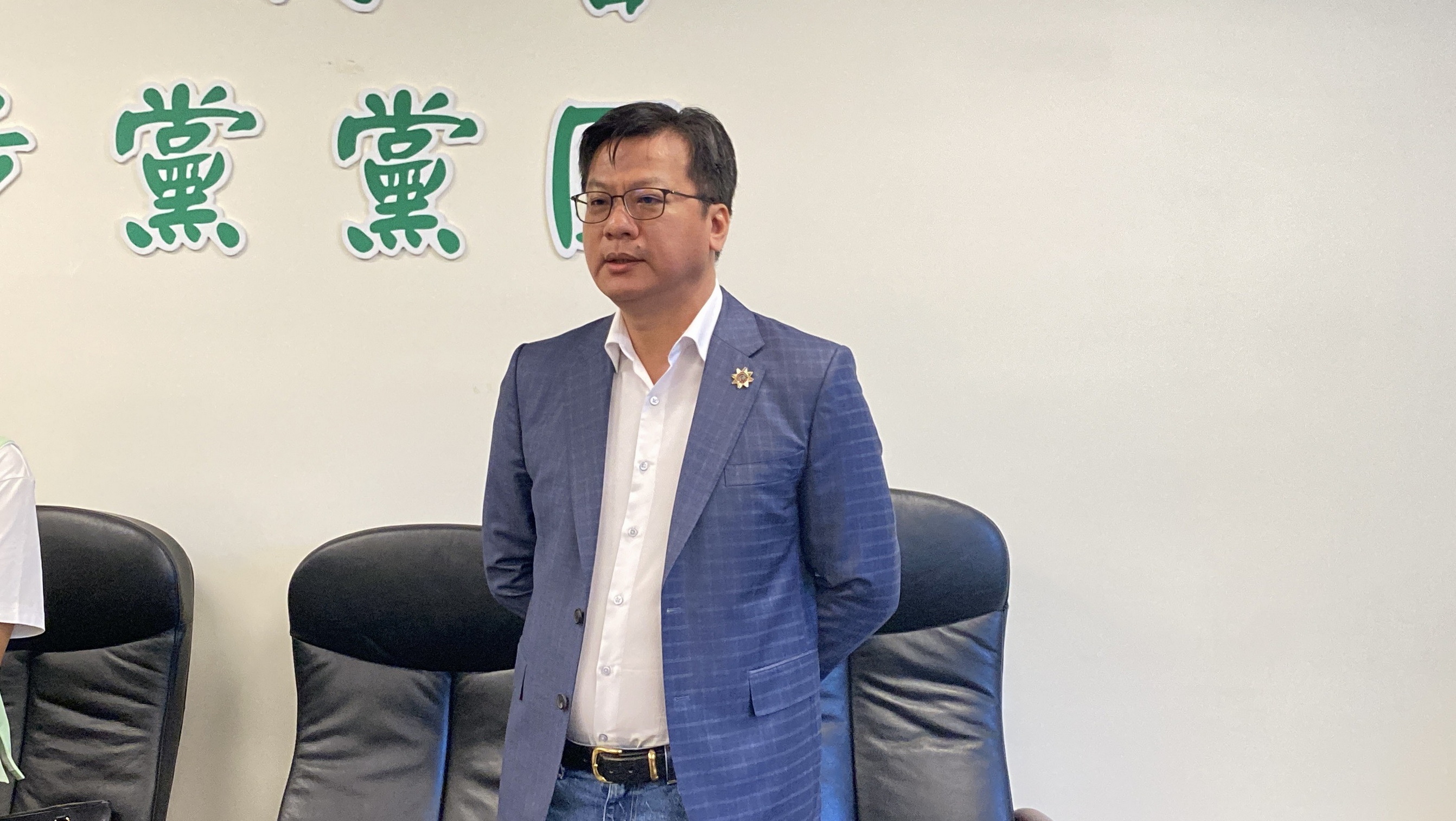 ▲彰化縣警局刑警大隊副大隊長張安進表示，警方已追查到恐嚇信的IP地址來自境外。（記者張溎壕攝）
