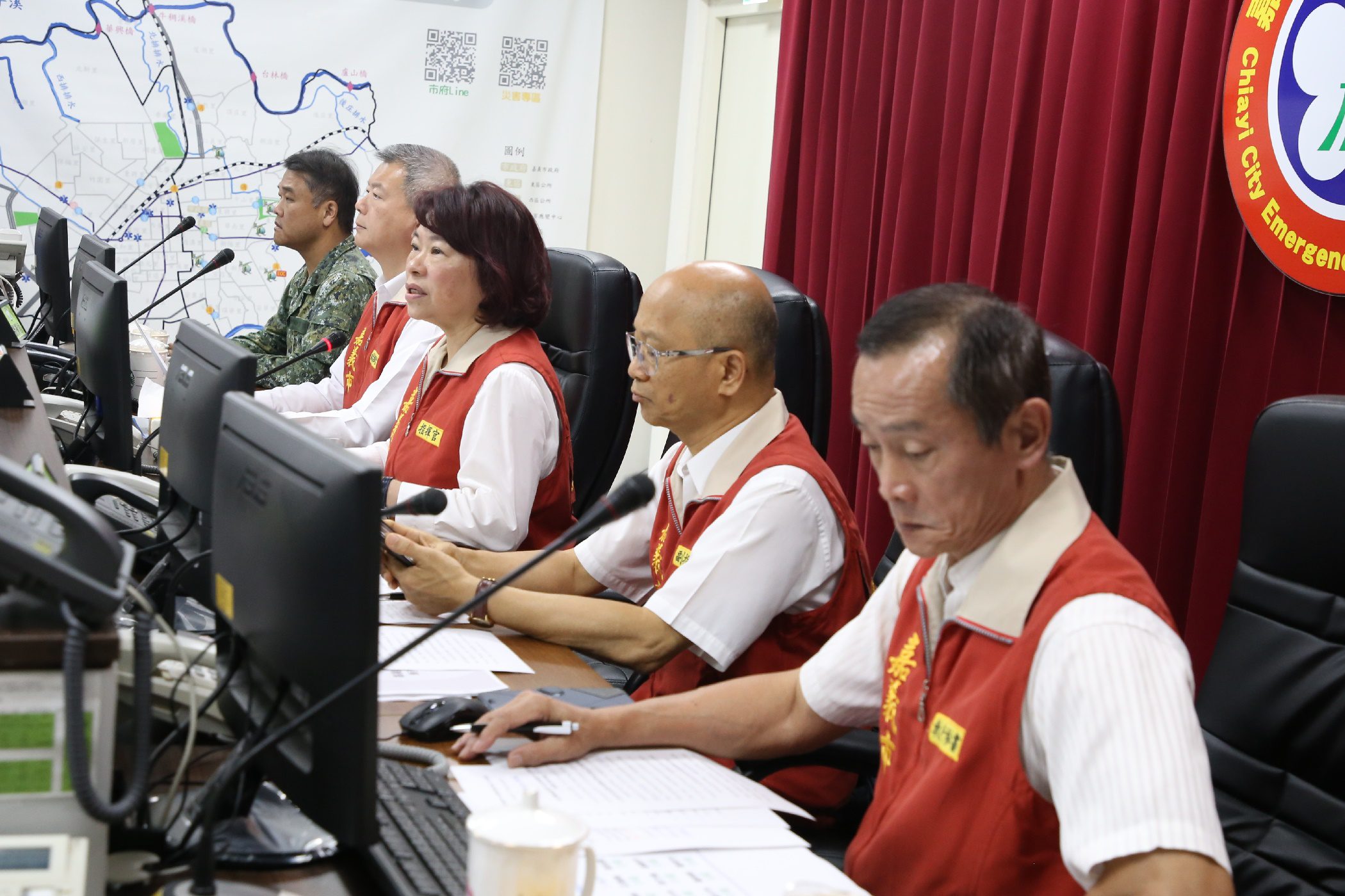 嘉義市長黃敏惠召開颱風整備會議 嚴陣以待守護市民安全 嘉義市長黃敏惠召開颱風整備會議 嚴陣以待守護市民安全