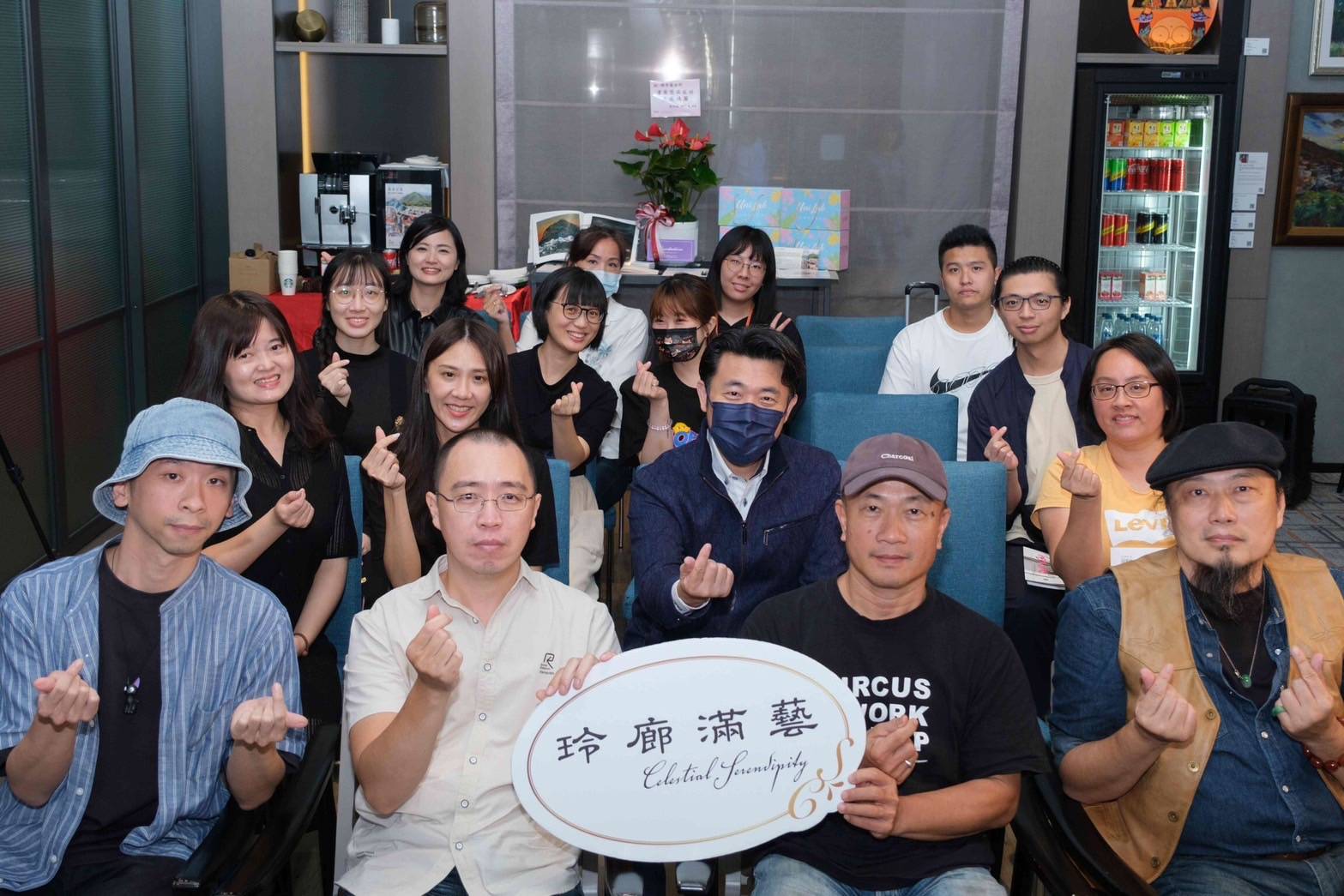 台灣藝術接軌國際:玲廊滿藝《藝遊台灣》用畫筆輸出台灣本土文化