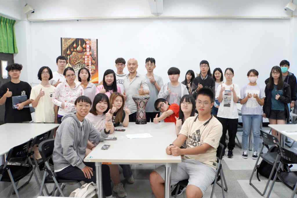 ▲大葉大學通識講座邀請馬儁人分享中東音樂。(記者林明佑翻攝)