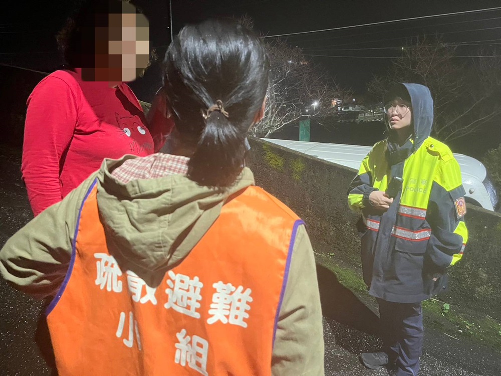 強颱康芮逼近 新北三芝區居民預防性撤離 251 cnews204241030a07