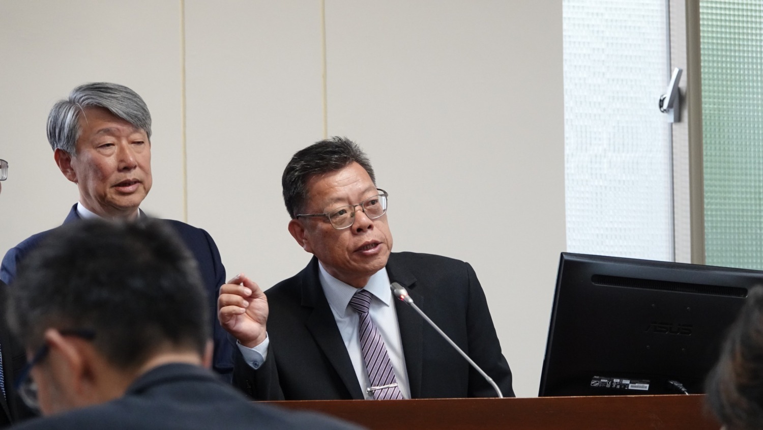 台水公司董事長李嘉榮表示,會從南化聯通管調度南化水庫原水,大約一天可以調度40萬噸。(圖/林岱樺國會辦公室)