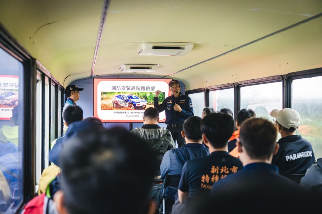 為了擴大訓練消防救災安全駕駛技巧,舉辦2024消防救災高階越野體驗營。(圖/中華安駕學會提供)