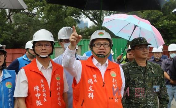 強颱「康芮」來襲 楊文科視察學校工地落實防颱整備