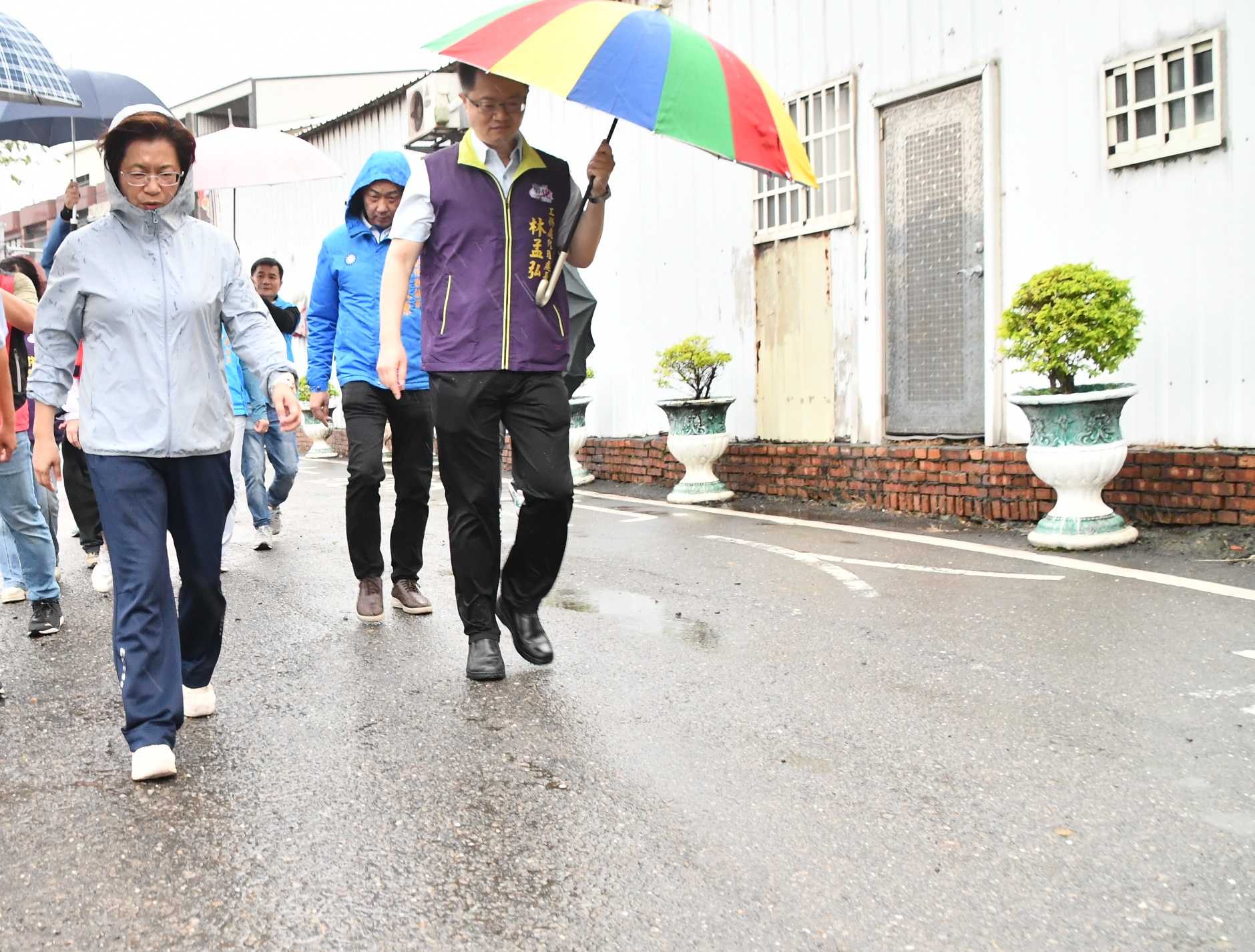 ▲彰化縣長王惠美視察彰鹿路改善工程，希望能吸引更多的遊客來鹿港。（彰化縣政府提供）