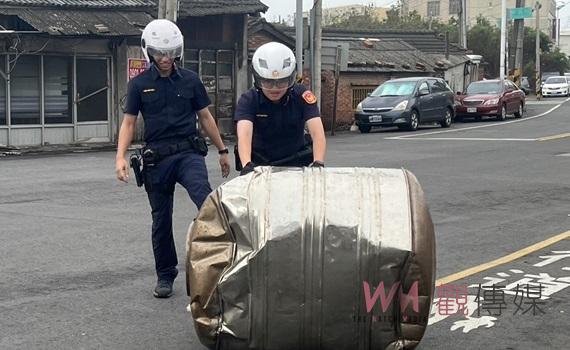 康芮颱風侵襲北港 警隊風雨中全力防災護民安