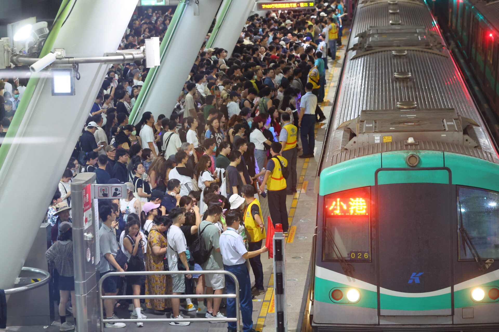 Stray Kids演唱會開唱　高雄捷運備加班車疏運