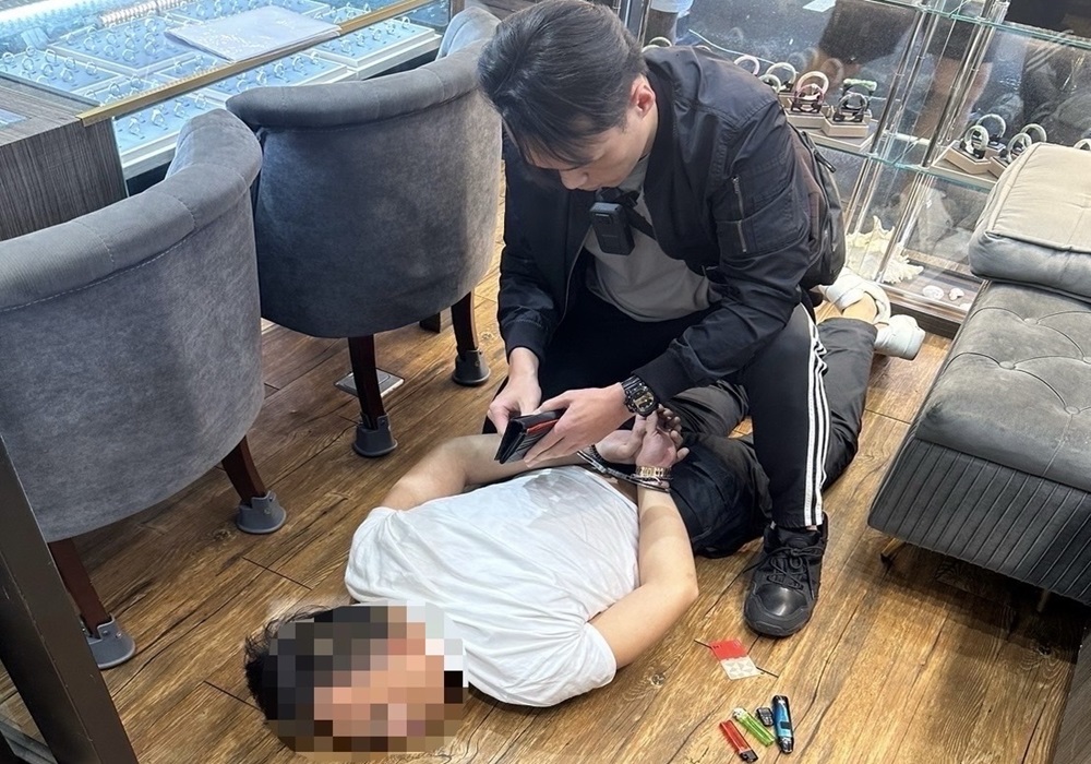 大膽竊嫌開瑪莎拉蒂偷鑽石 海山警查緝意外破獲毒品案 206 248241101a03