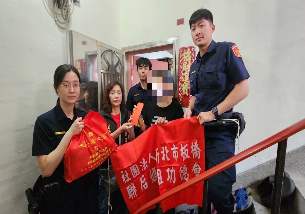 海山警偕善心團體散播溫暖 拋磚引玉盼多關懷弱勢 205 248241101a06