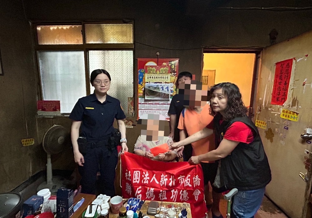 海山警偕善心團體散播溫暖 拋磚引玉盼多關懷弱勢 206 248241011a07