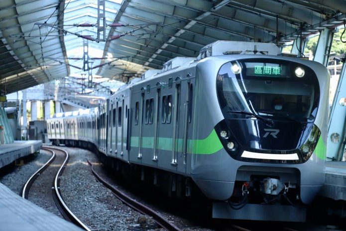 颱風「康芮」強襲台鐵迅速搶修 各線行駛現況一次看 60 135410 scaled e1704943398401