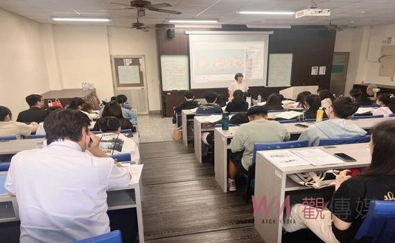 提升高教國際化 中臺科大攜手台師大推動護理專業EMI授課