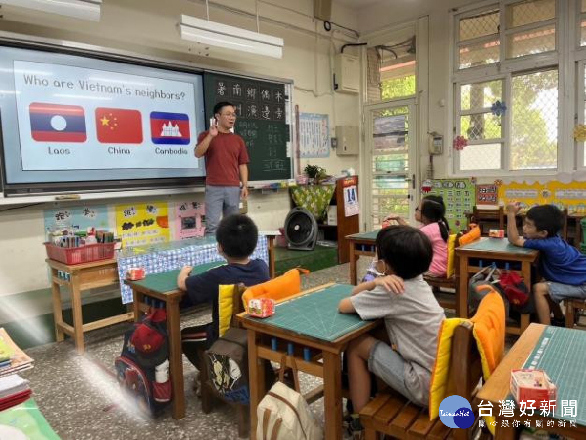 和興國小則以「多學會一種語言，多擁抱一個世界」為宗旨。