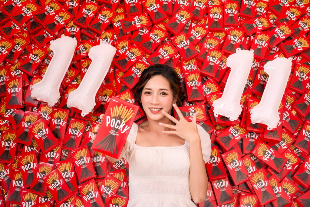 「Pocky奇幻歌聚院」於11月11日推出單日限定活動，凡完成指定任務即有機會贏得1111盒Pocky(照片提供：格力高台灣)