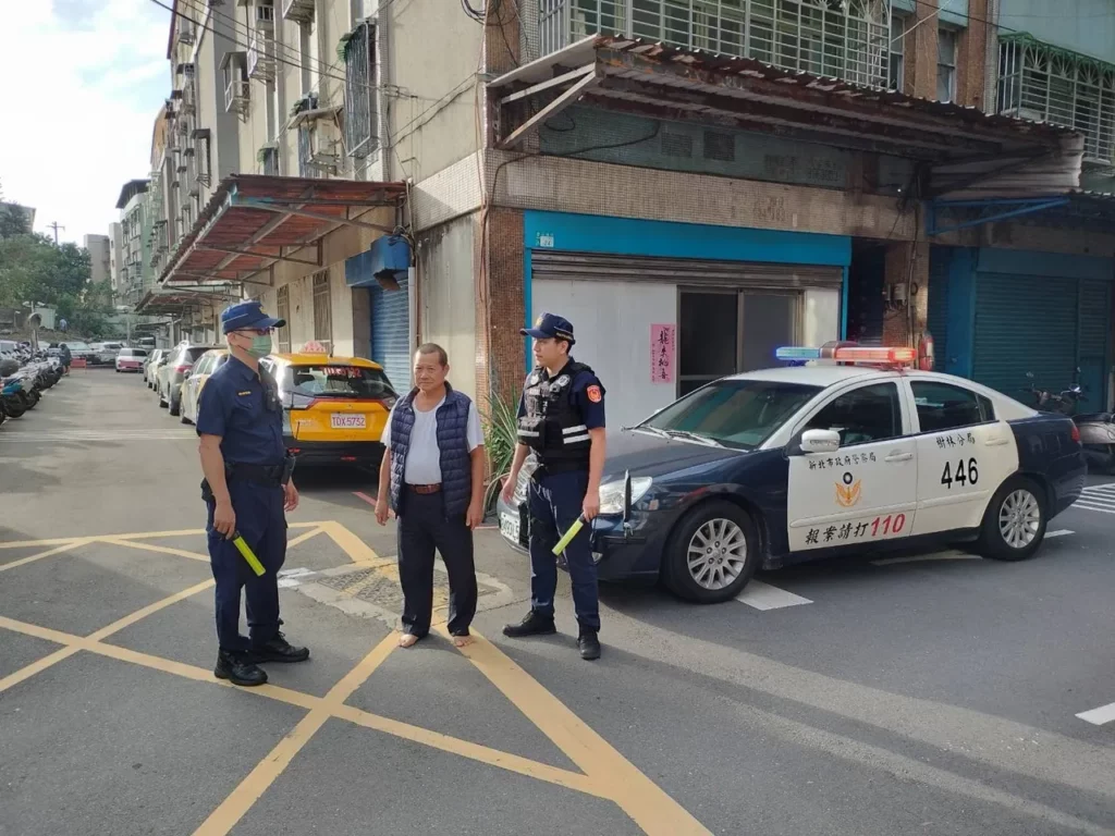 協同轄區里長,關懷訪視停電住戶