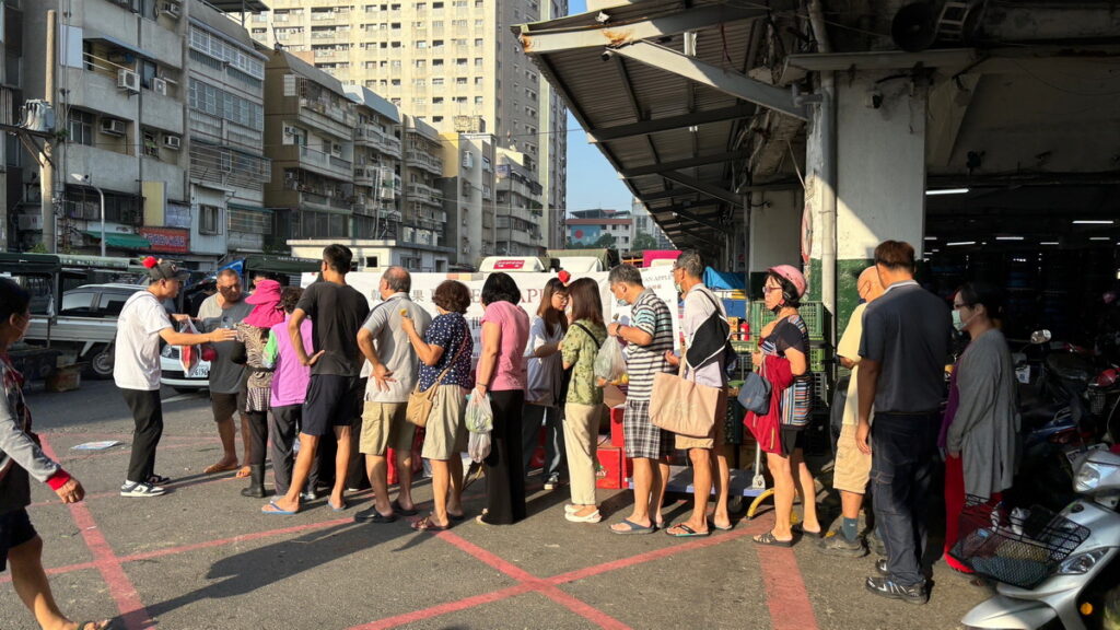 韓國蘋果臺北、高雄臺韓交流會吸引眾多在地蔬果商與居民的參與