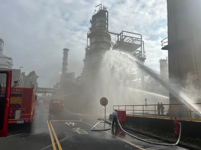 中油桃園煉油廠竄火煙!環保局提醒這些區域注意防護 17 S 2367505