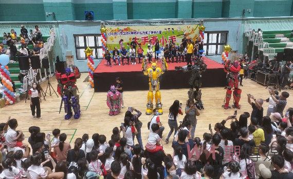 馬公市奧林匹克親子運動大會熱鬧開幕 變形金剛驚喜現身