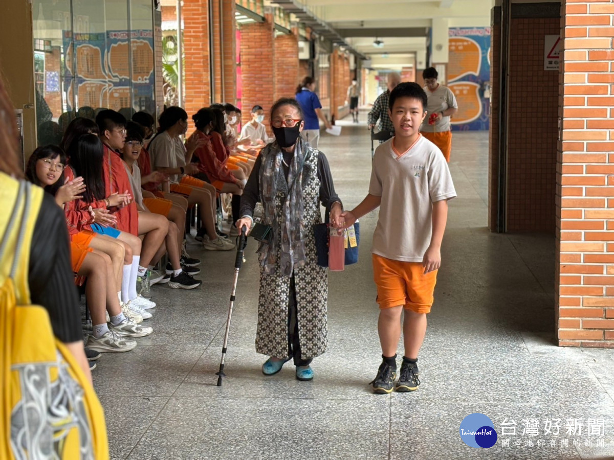會稽國中尋找高老師 老人健康團圓餐團隊帶來幸福感