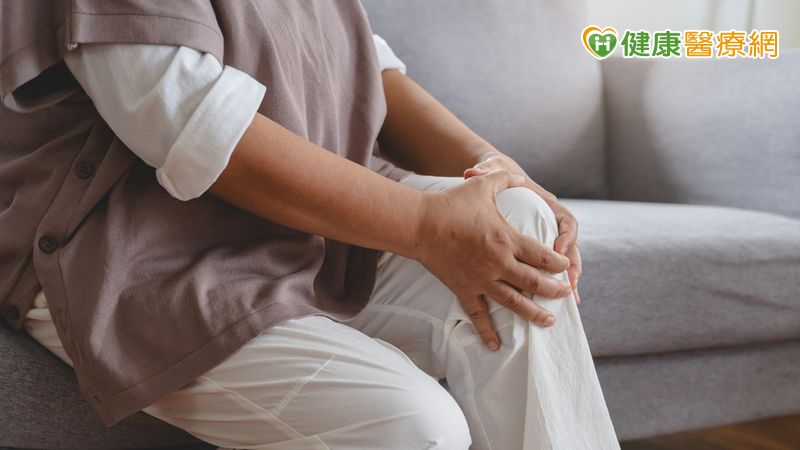 膝蓋痛影響生活甚鉅! 醫授「自救解方」:這1類運動幫助大