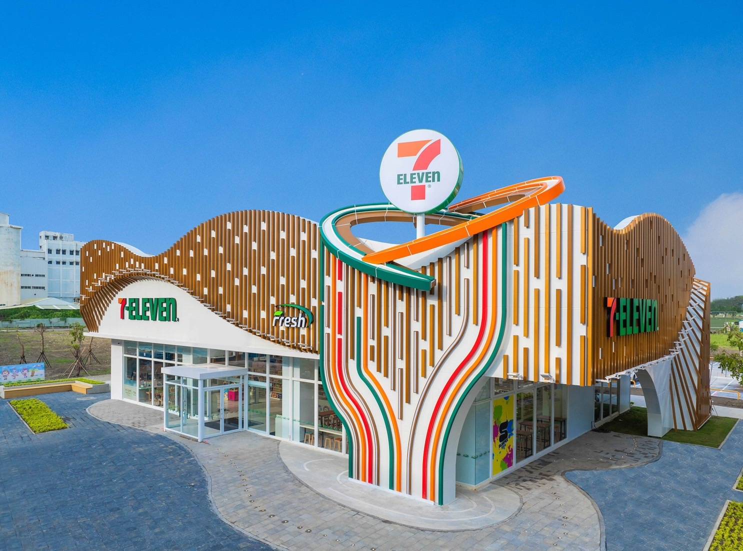 統一企業集團台灣7-ELEVEN 第7,110店 愿景輝煌橋通四海