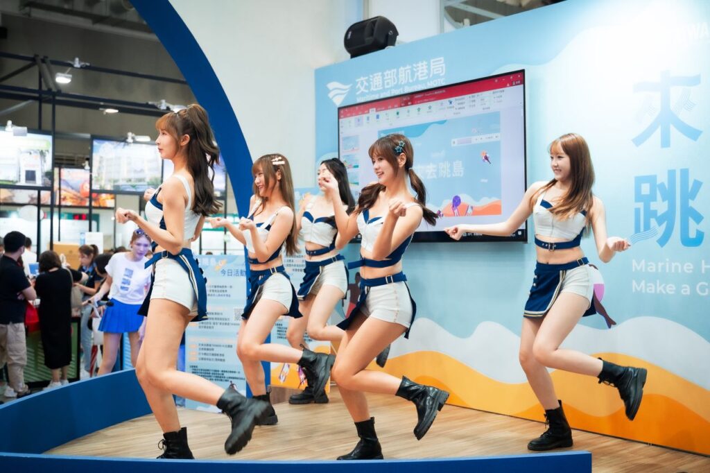 FUBON ANGELS人氣啦啦隊開幕表演