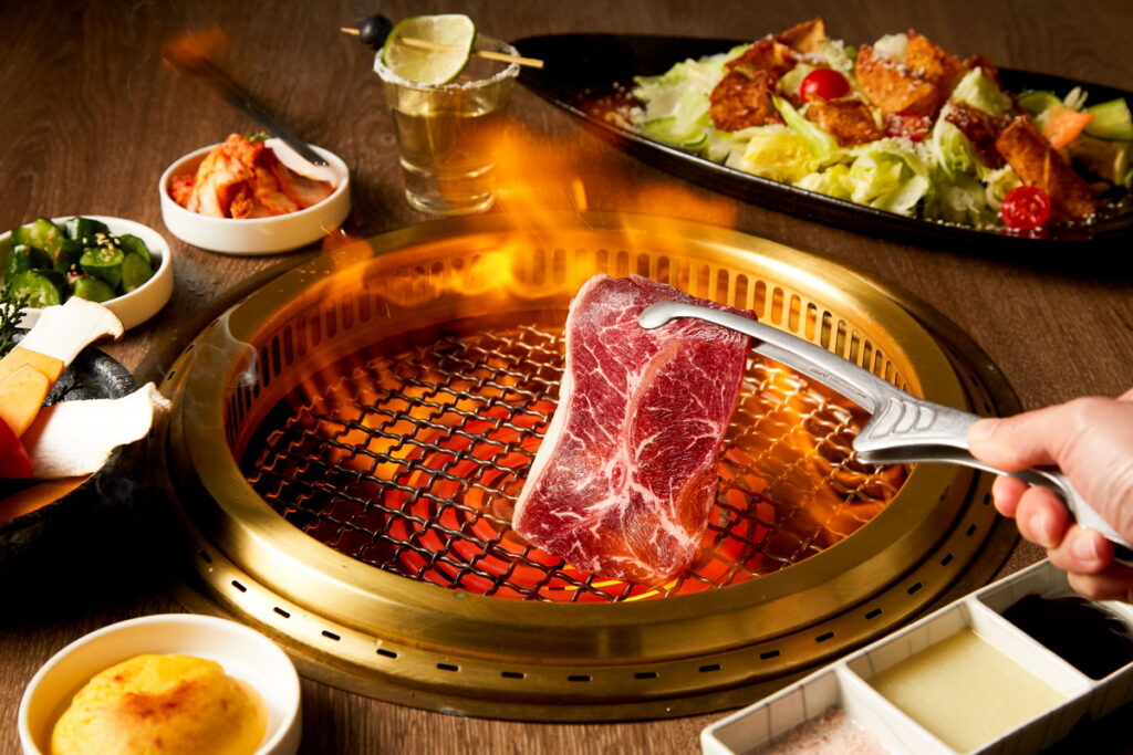 11月4日至11月15日間的平日至燒肉同話用餐，身分證中有四個「1」，即可享受指定雙人套餐優惠！