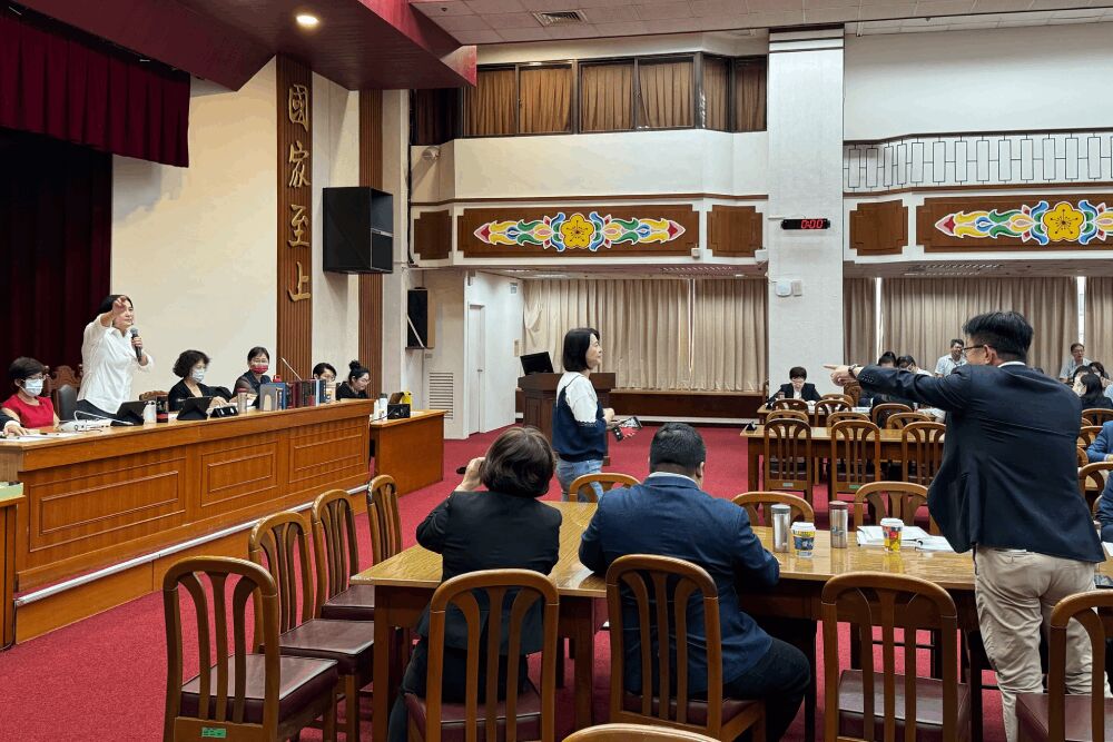 郭國文質疑「金孫條款」偏袒台北市 點名謝龍介、柯志恩說清楚 250 照片來源:郭國文臉書