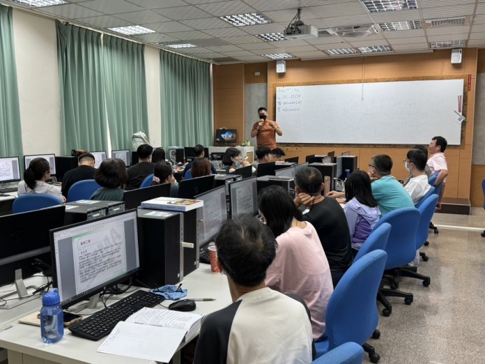 勞動部桃竹苗分署辦理委外職前訓練計畫 助她轉職加薪 26 S 79028265