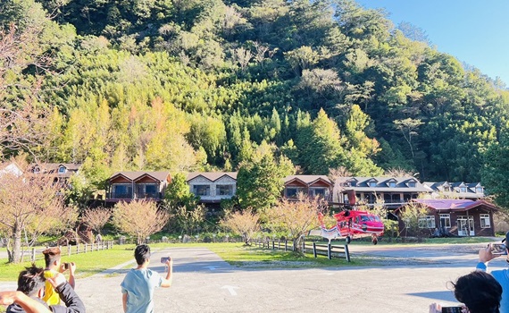 司馬庫斯部落道路中斷百餘民眾受困 直升機成功送進1.5噸物資