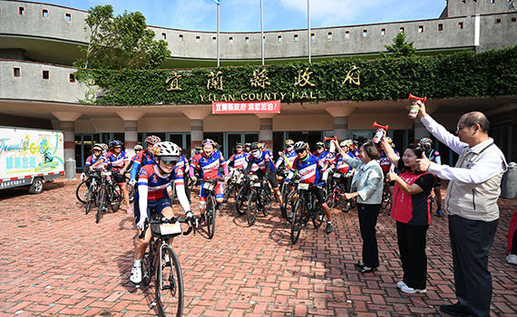「運動抗癌、癌症不來」! 不倒騎士騎出生命單車環臺圓夢首站抵宜蘭