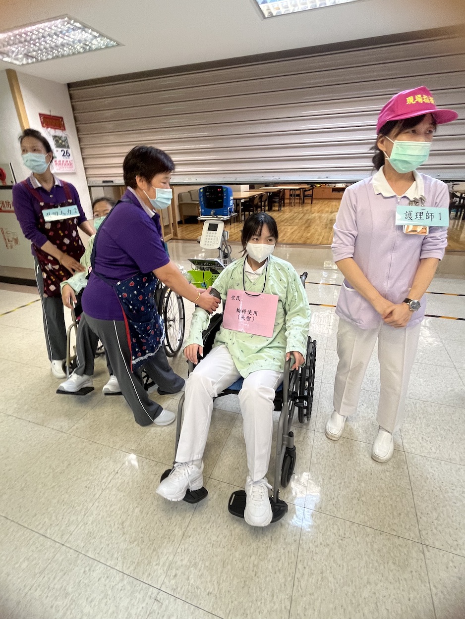 ▲衛生局強化護理之家安全設備，進行災害應變能力演練。（圖/嘉義縣衞生局提供）