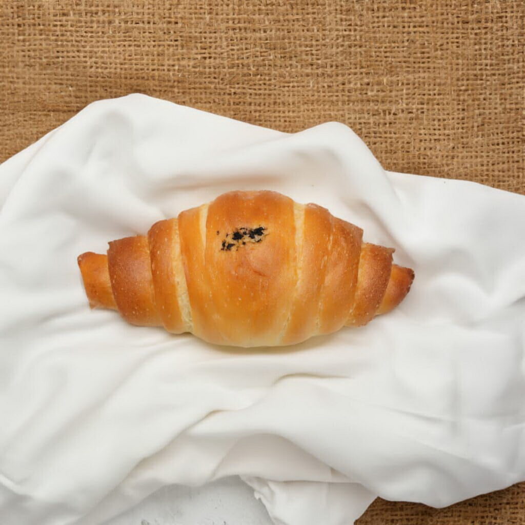 松露鹽可頌結合了奢華和簡約的美味。