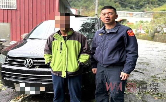 康芮颱風釀災仁愛警協助民眾台8線脫困