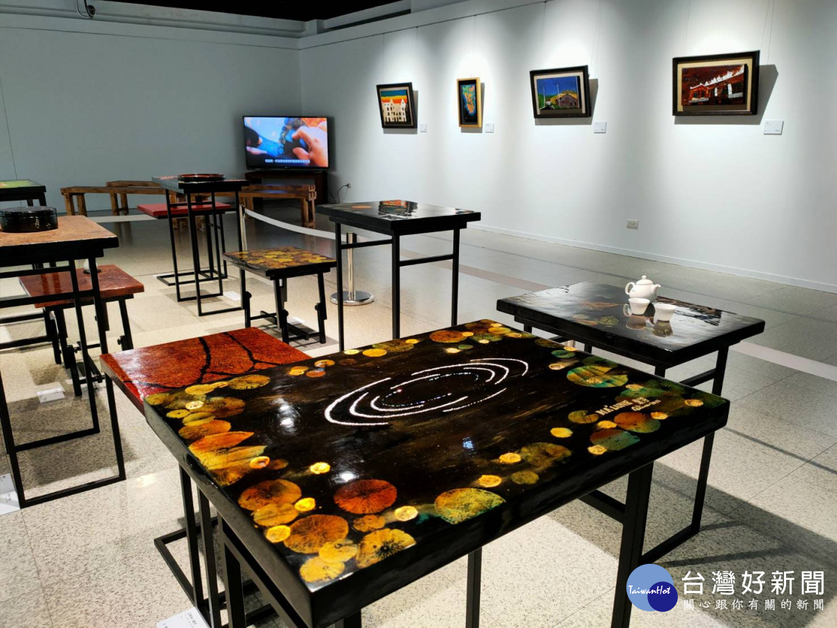「漆畝田」貓羅溪草桼畫會會員聯展,天然漆的詩意鄉愁與工藝美學。圖/記者鄧富珍攝