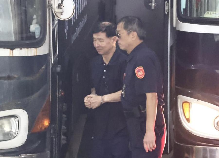 前台北市副市長彭振聲(左)確定延長羈押2月。資料照片/林啟弘攝