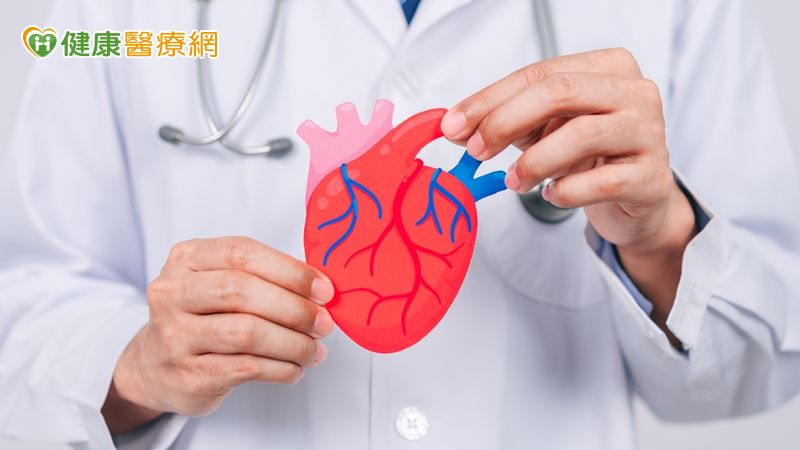 他心臟「二尖瓣逆流」復發休克　「3D內視鏡」成功修補救命