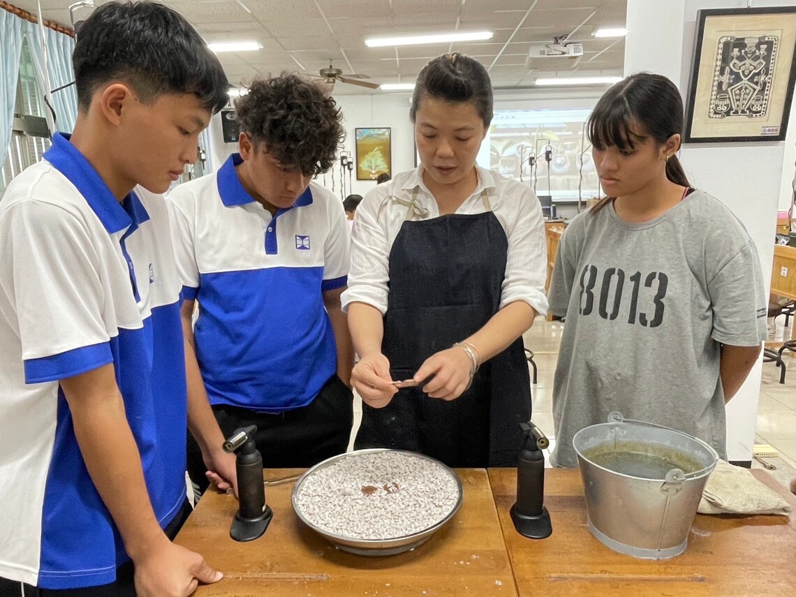 工藝中心推動工藝入校照顧偏鄉離島學子 共創工藝與教育融合的新火花