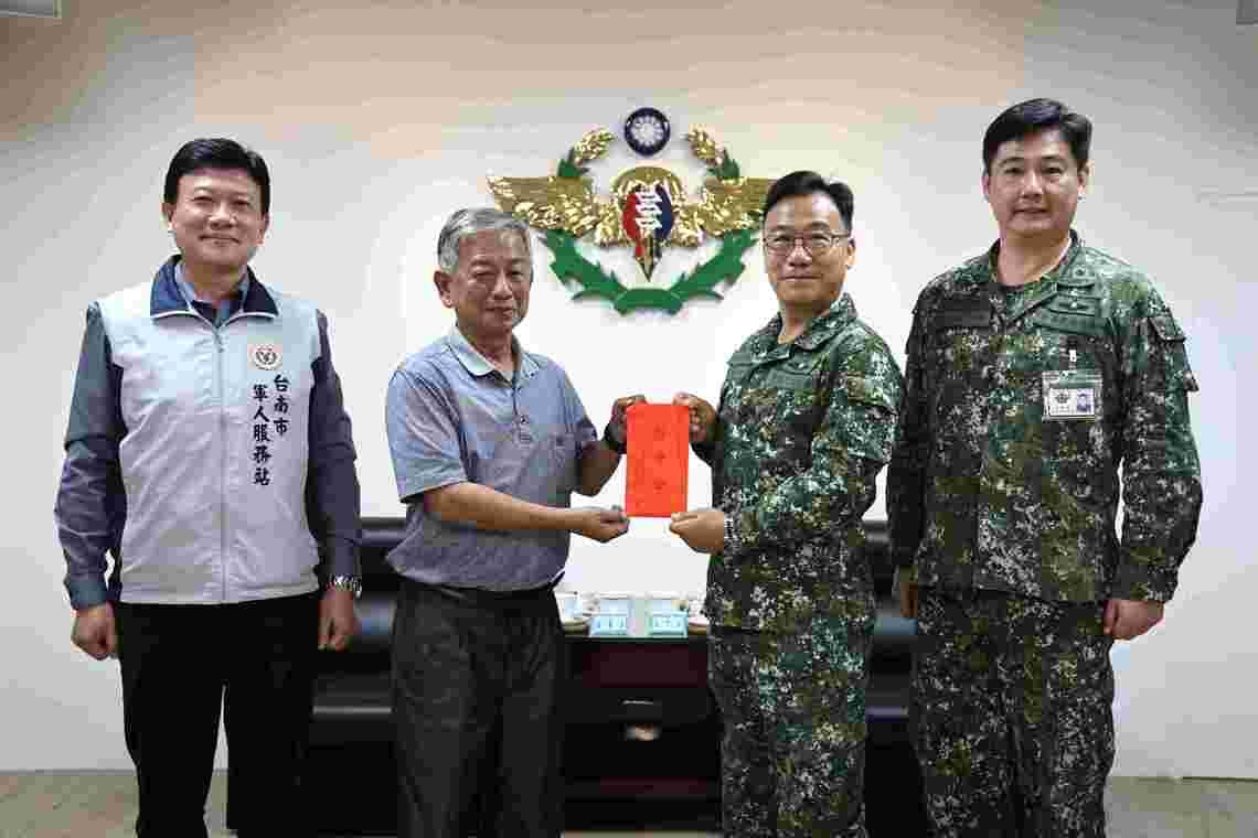 里港文富食品有限公司敬軍慰訪陸軍航特部