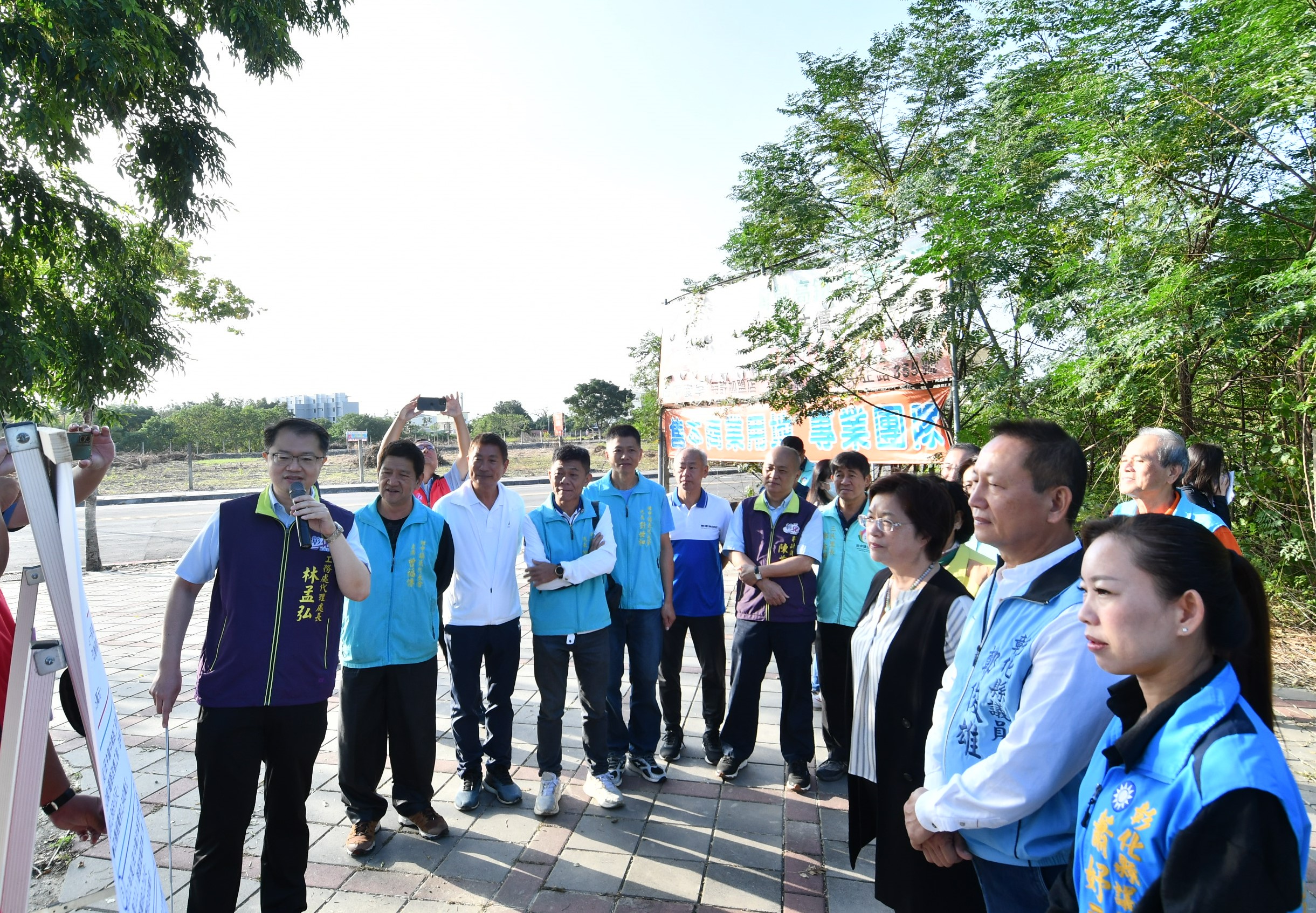 ▲彰化縣政府進行田中馬拉松賽事路段改善工程，縣長王惠美前往視察多處施工現場，強調必須為參賽者提供最佳路面品質。（縣政府提供）