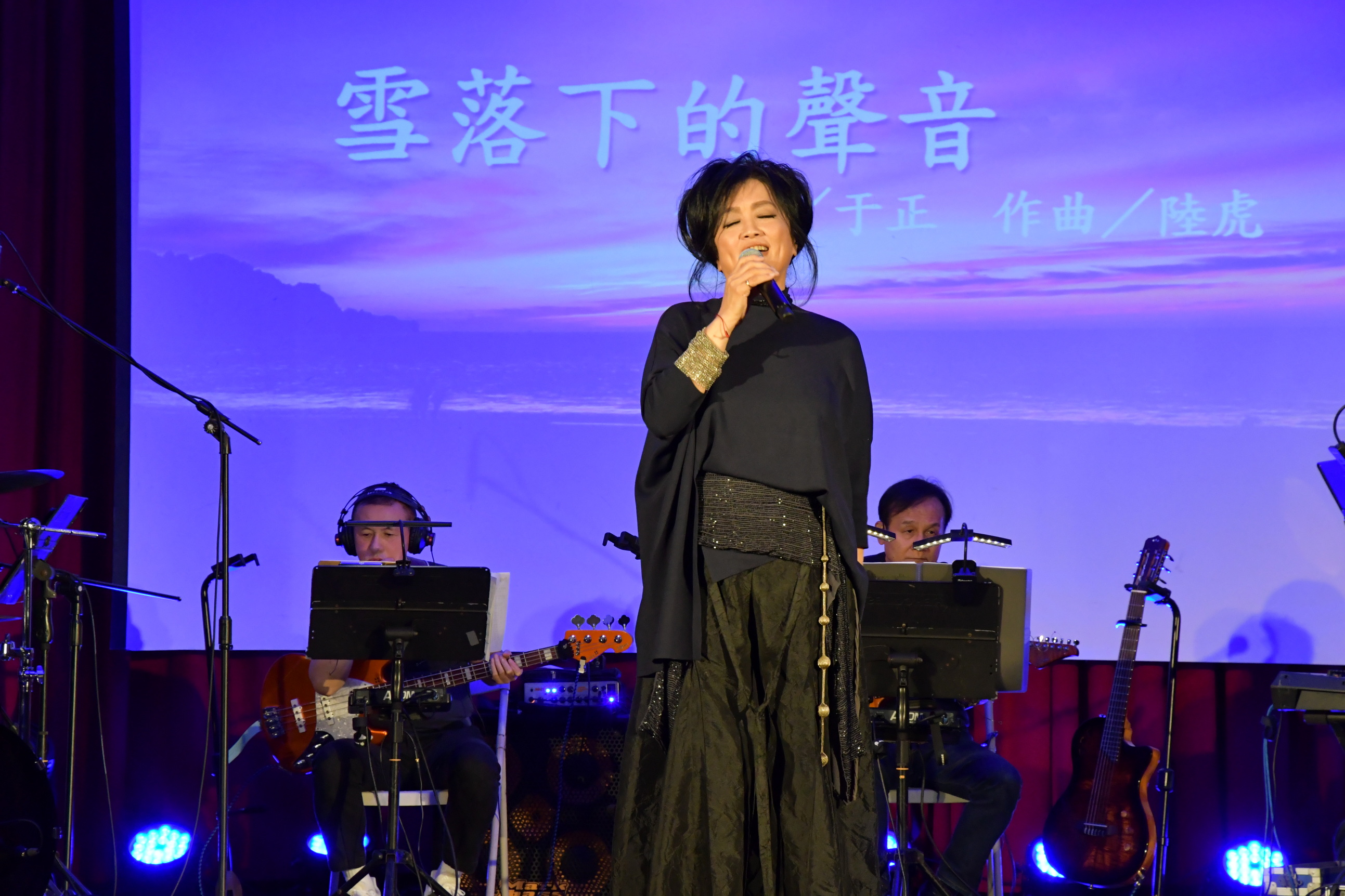 ▲知名歌手齊豫在彰化縣勵志中學舉行名為「愛 慈悲關懷音樂會」,為在場的400多位師生帶來正能量的音樂饗宴。(勵志中學提供)