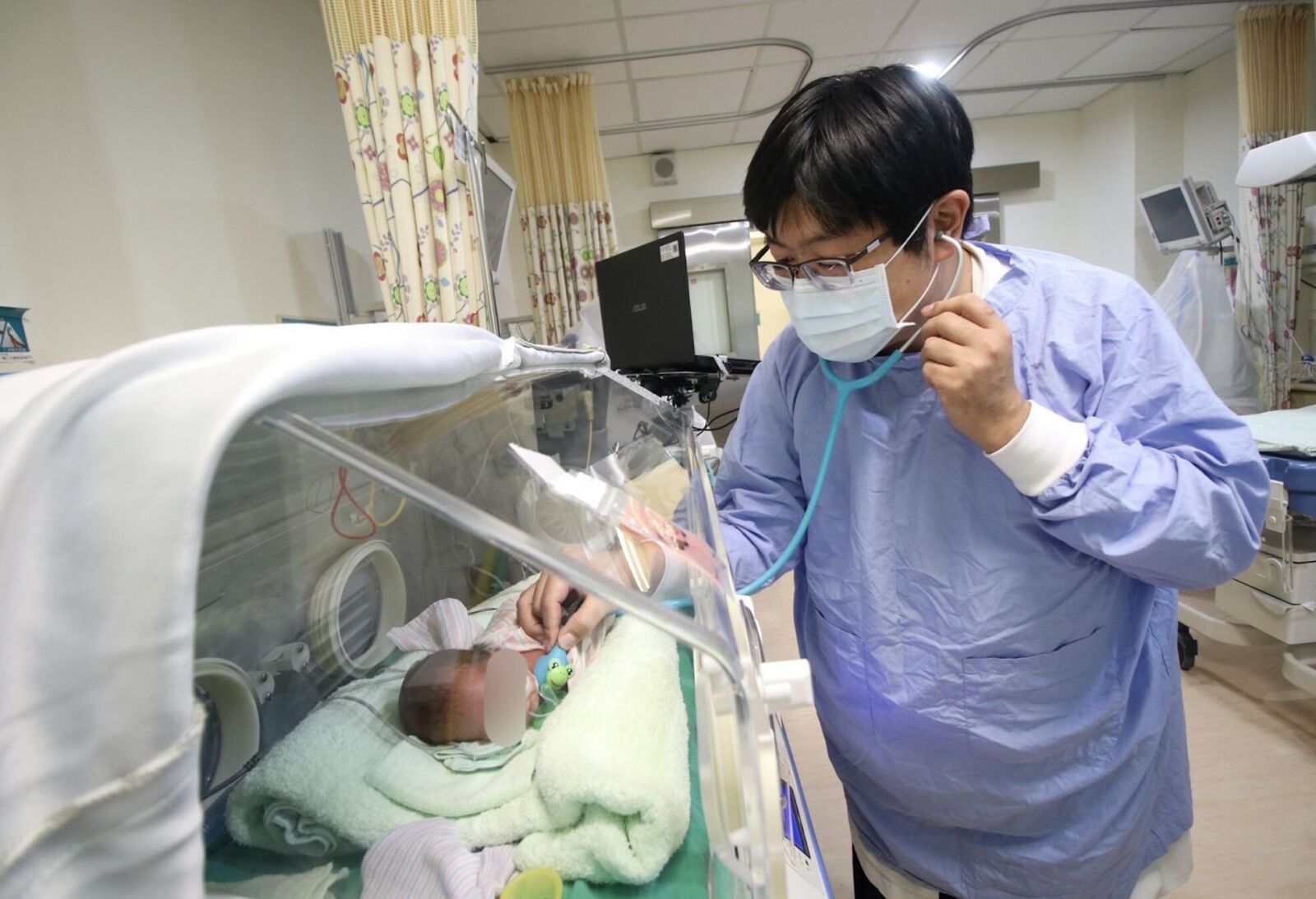 輔大醫院接生最輕840克早產兒 住院2個月長大3倍順利出院 206 輔大醫院接生最輕840克早產兒 住院2個月長大3倍順利出院 205