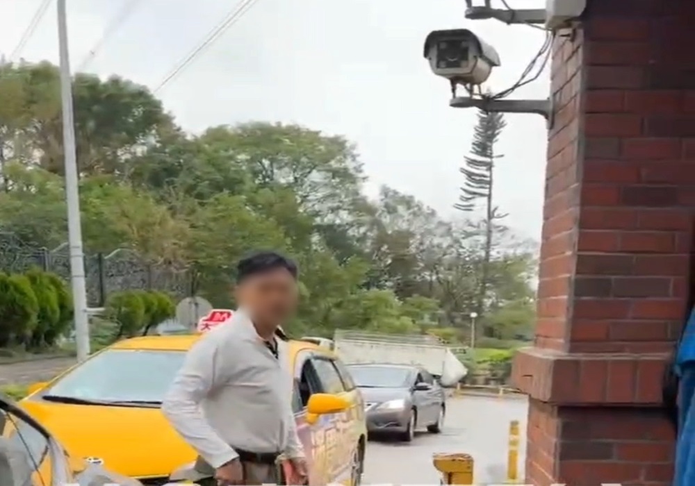 里長不滿違停遭按喇叭 沿路開車尾隨還罵「臭俗仔」 206 248241106a04