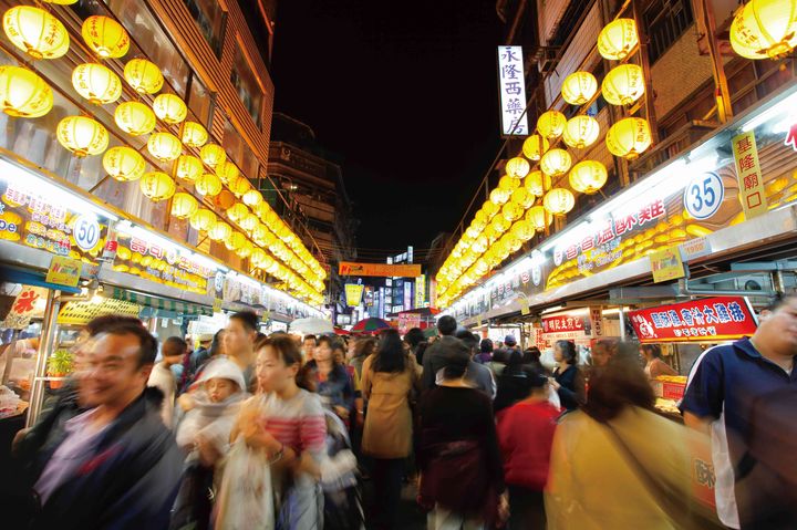 台灣觀巴/2人同行1人免費12/31止 搭配「台灣觀光100亮點」精緻小團旅遊最划算!