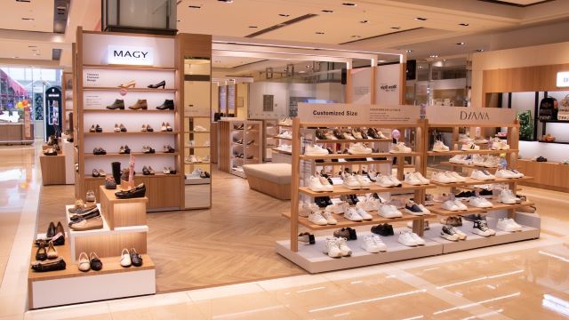 DOLCE GROUP東笙集團針對旗下進口品牌,打造全新複合式鞋區.jpg