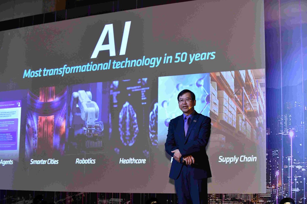 AMD台灣區商用業務處資深業務副總經理林建誠發表開場演講,闡述AMD為AI、雲端、終端及嵌入式工作負載提供領先業界的運算能力