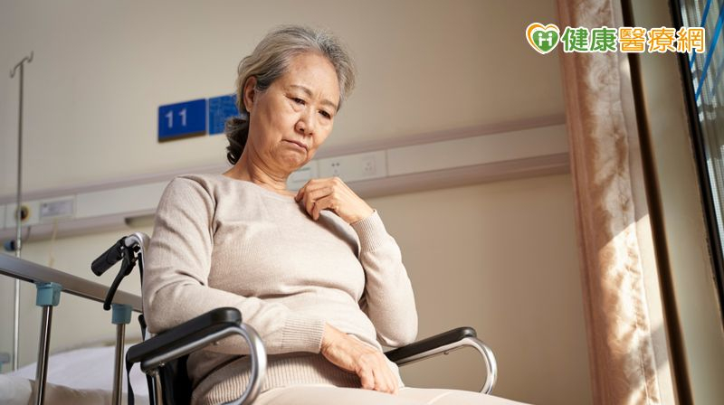 老年憂鬱症表現以身體症狀居多! 醫教「3招」幫助長輩走過情緒低潮